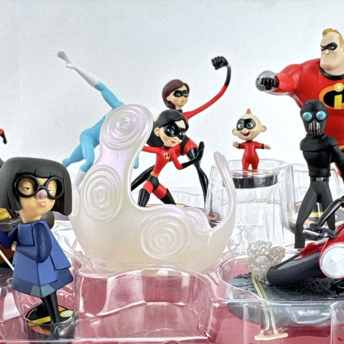 Disney Store Pixar Incredibles 2 deluxe 10-piece PVC figurine playset in original packaging tray