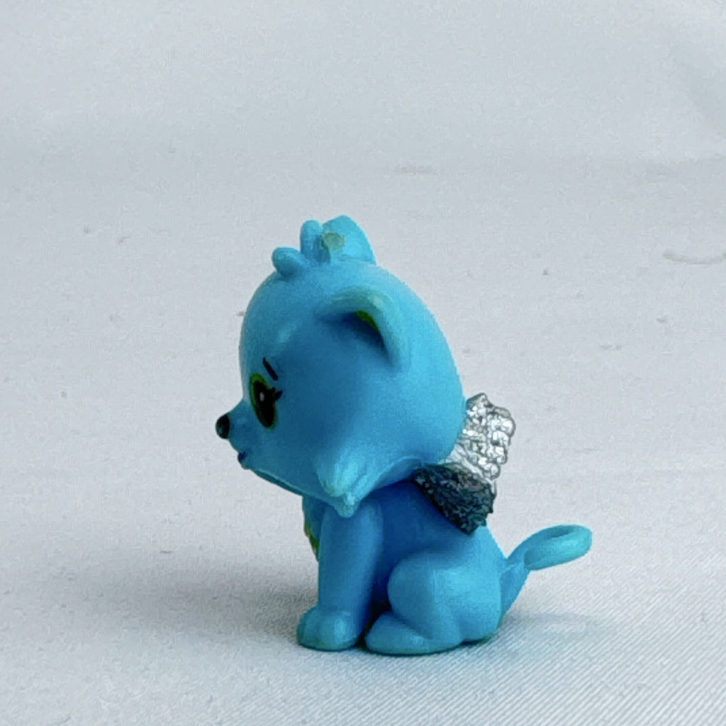 Spin Master Hatchimals CollEGGtibles blue cat miniature figure with silver glitter wings