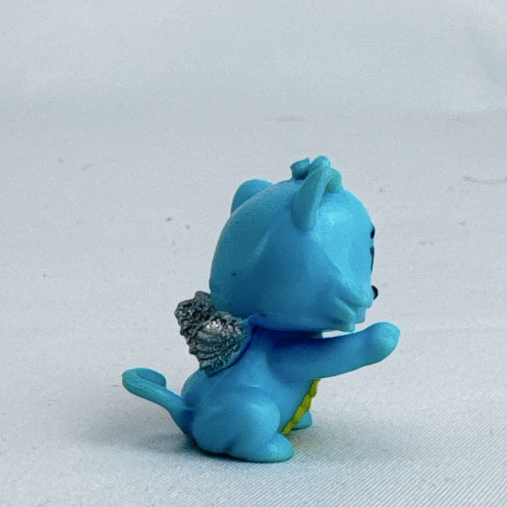 Spin Master Hatchimals CollEGGtibles blue cat miniature figure with silver glitter wings
