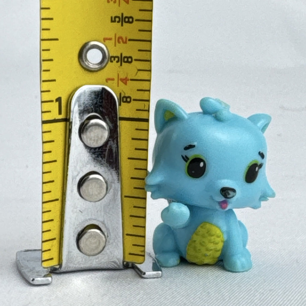 Spin Master Hatchimals CollEGGtibles blue cat miniature figure with silver glitter wings