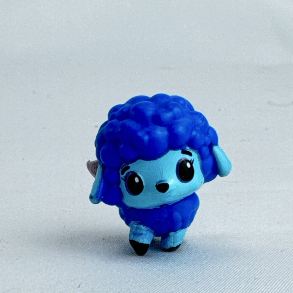Spin Master Hatchimals CollEGGtibles blue Lambdle sheep mini figure with purple wings
