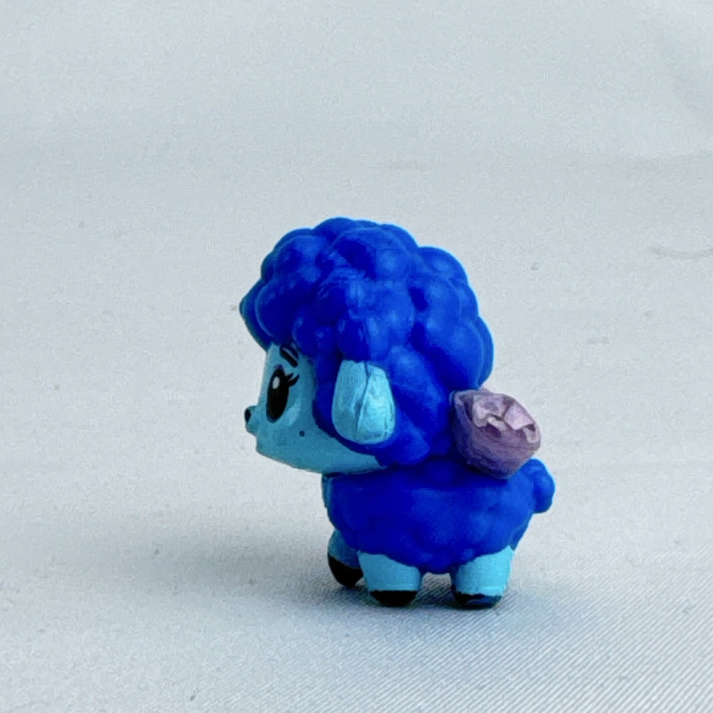 Spin Master Hatchimals CollEGGtibles blue Lambdle sheep mini figure with purple wings