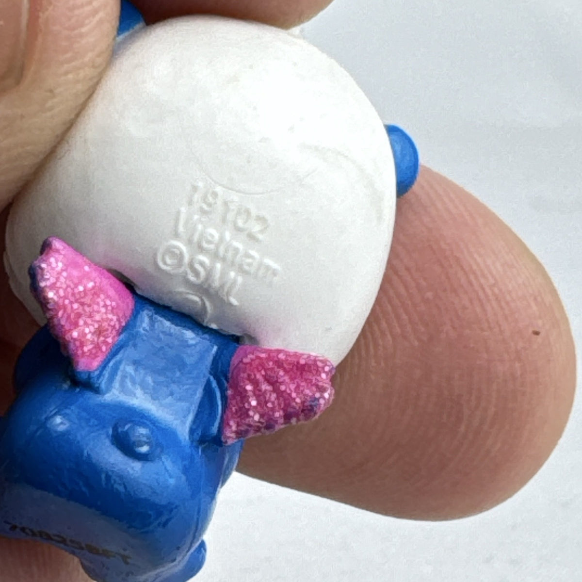 Spin Master Hatchimals Pandor panda mini figure with winking eye and pink glitter wings