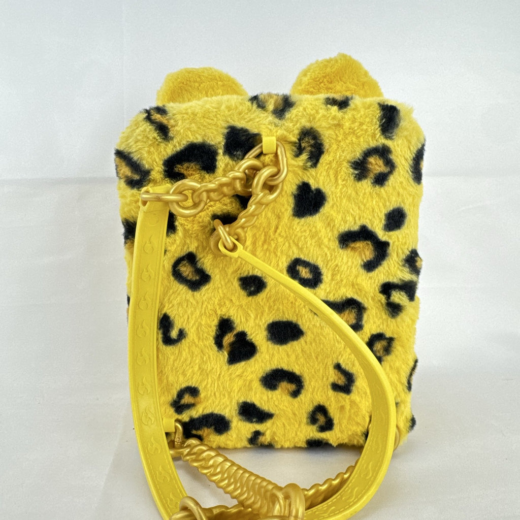 MGA Na! Na! Na! Surprise Jennel Jaguar doll with leopard print plush backpack bedroom case