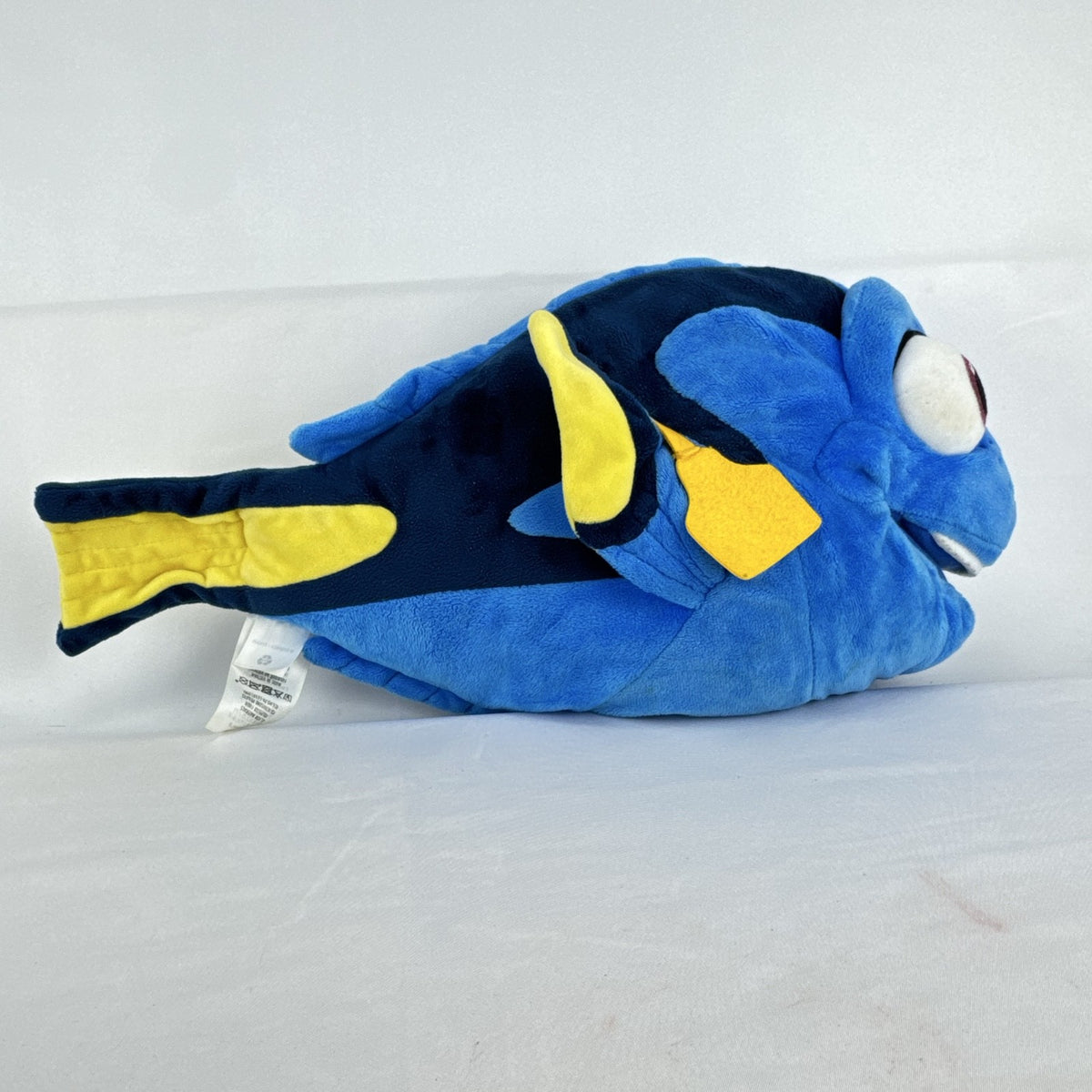 Disney Store Finding Dory 14-inch blue tang fish plush stuffed toy with yellow tracking tag