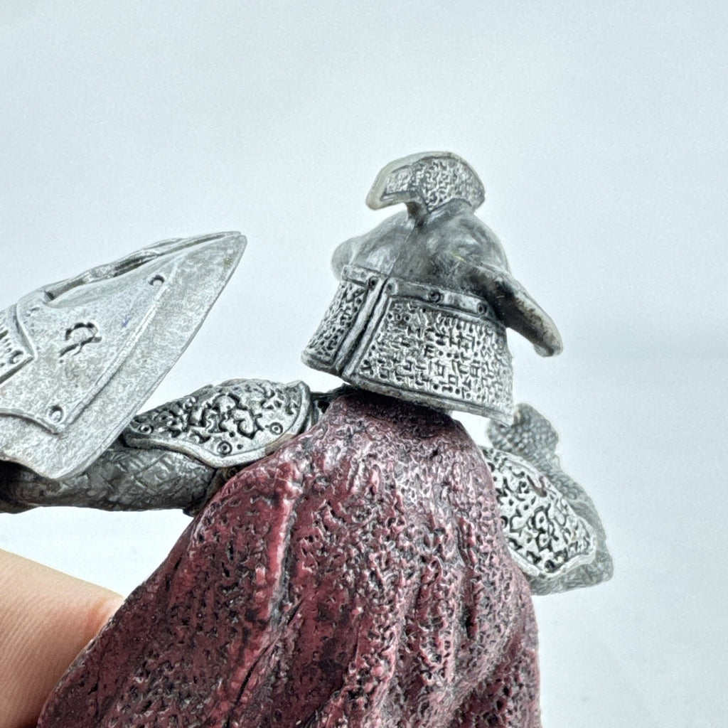 Schleich Eldrador Dragon Knight Rider action figure in plate armor with red cape and shield