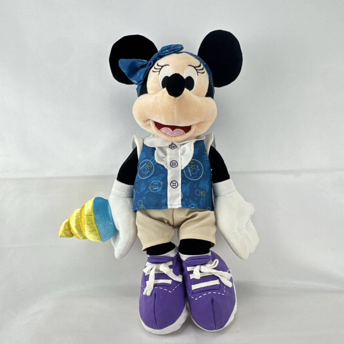 Disney Parks 2019 Disneyland Resort 17-inch Minnie Mouse plush doll holding an ice cream cone