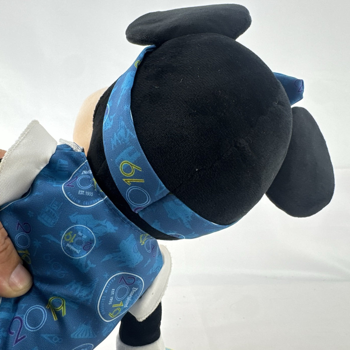 Disney Parks 2019 Disneyland Resort 17-inch Minnie Mouse plush doll holding an ice cream cone