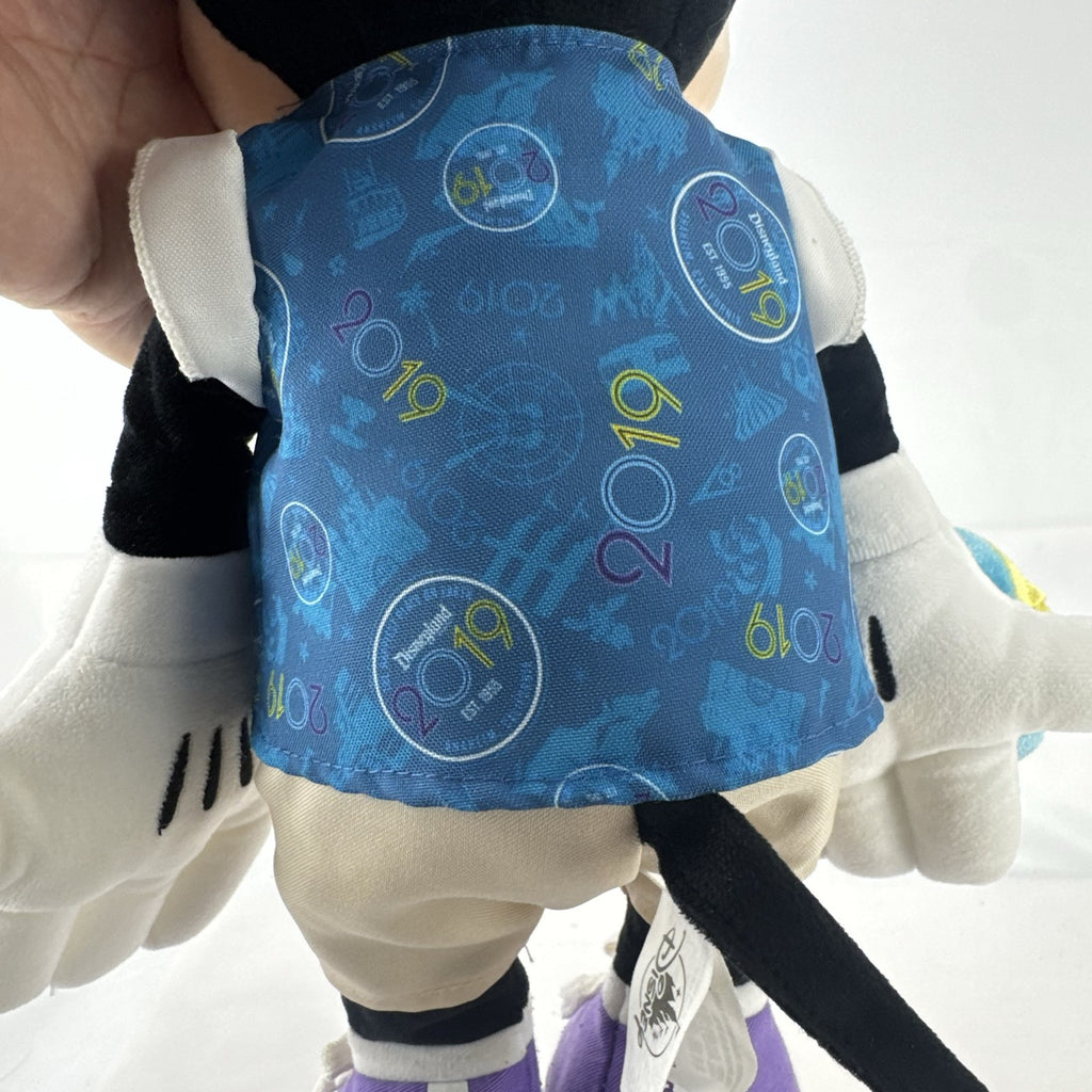 Disney Parks 2019 Disneyland Resort 17-inch Minnie Mouse plush doll holding an ice cream cone