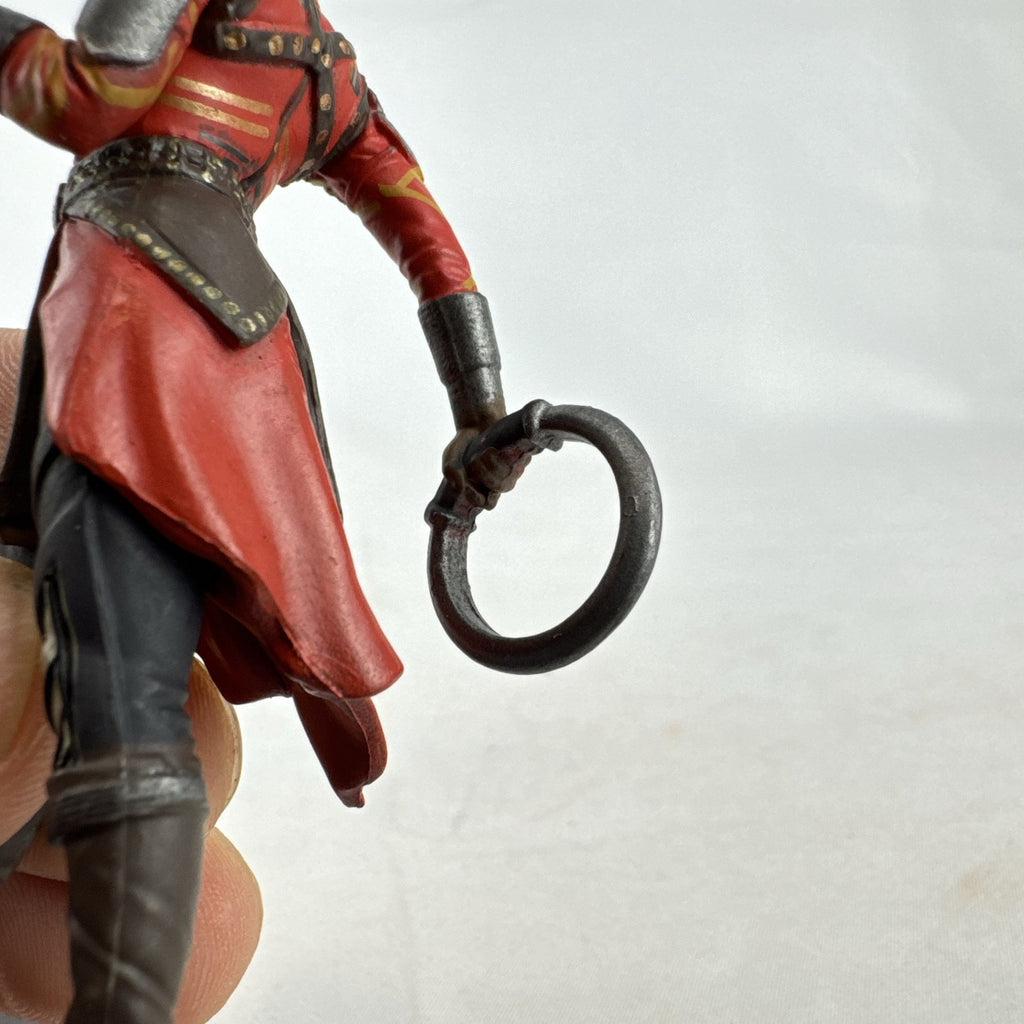 Disney Marvel Black Panther Nakia 3.5-inch PVC figurine holding dual ring blades on display base