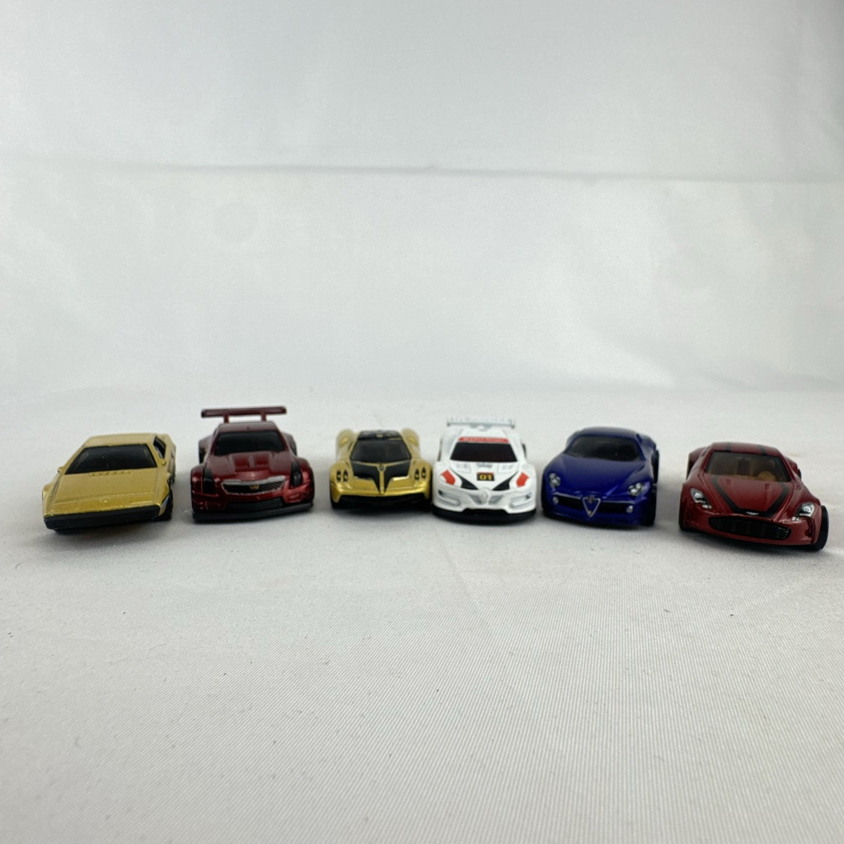 Hot Wheels 1:64 scale diecast lot of 6 exotic cars including Pagani Huayra and Lotus Esprit