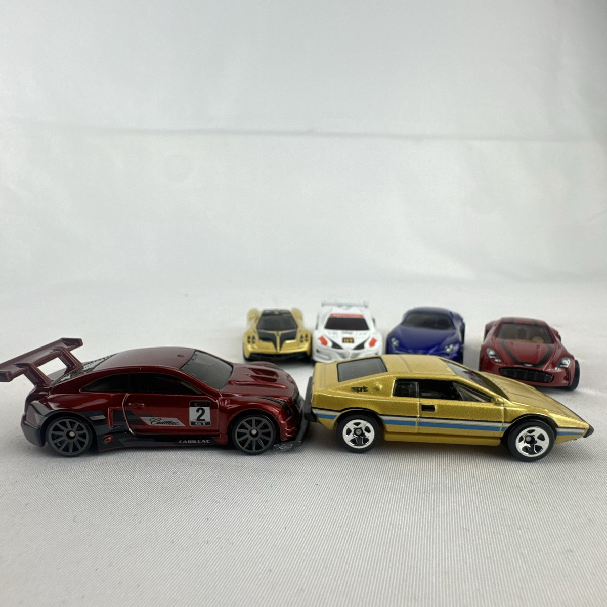 Hot Wheels 1:64 scale diecast lot of 6 exotic cars including Pagani Huayra and Lotus Esprit