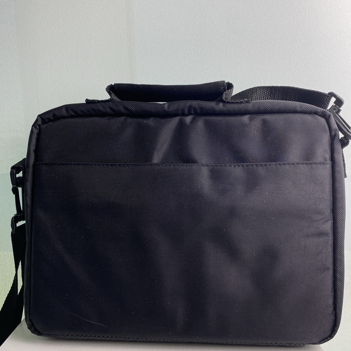 Targus DVD301-10 padded tech shoulder bag in black and gray nylon with strap