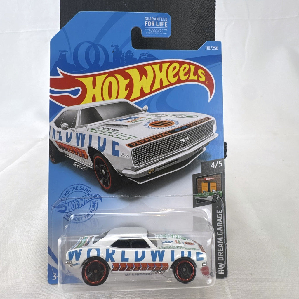 Hot Wheels HW Dream Garage 9-car diecast muscle car lot featuring Chevrolet and Ford models sealed on card.