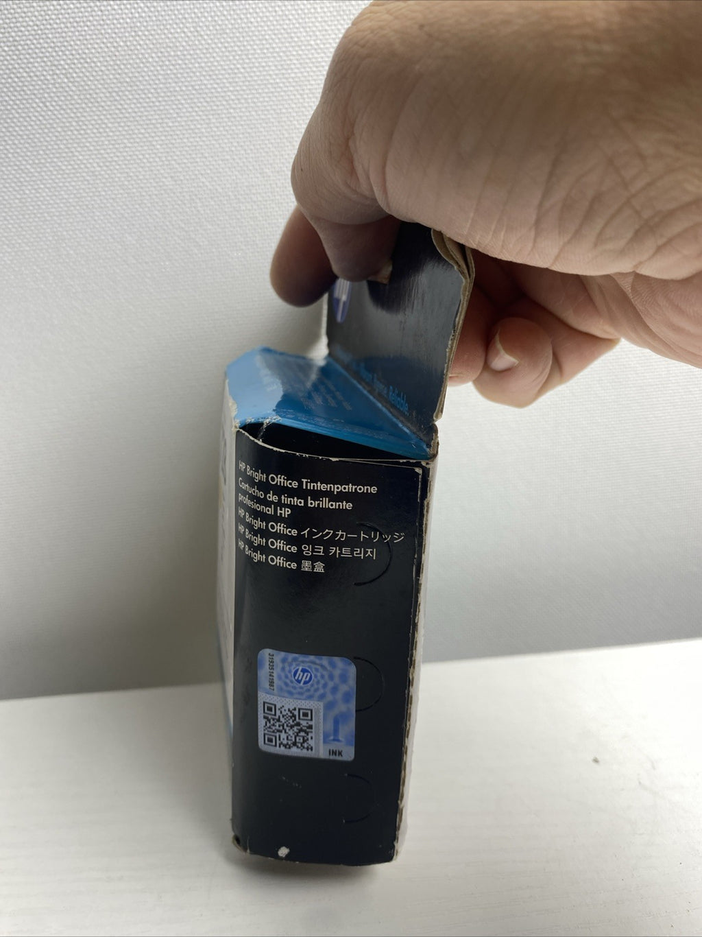 Boxed HP 728 yellow 40ml ink cartridge for DesignJet T730 and T830 plotters