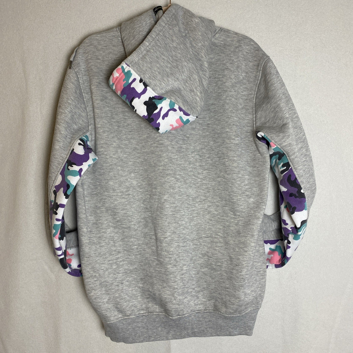 Screenshot Extra Bear men's pullover hoodie in heather gray with embroidered graphic and camo sleeve accents
