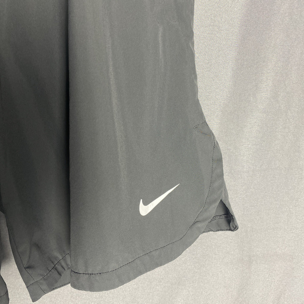 Black Nike Soldiers basketball Dri-FIT athletic woven shorts in men's size Large.