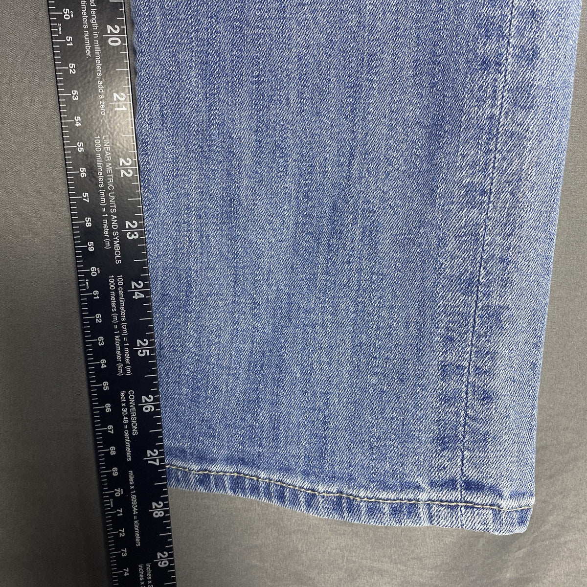 Abercrombie & Fitch Kennan straight leg jeans in light wash blue denim, size 29x28.