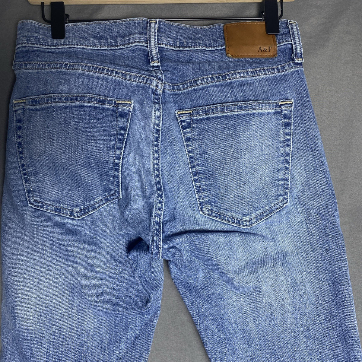 Abercrombie & Fitch Kennan straight leg jeans in light wash blue denim, size 29x28.