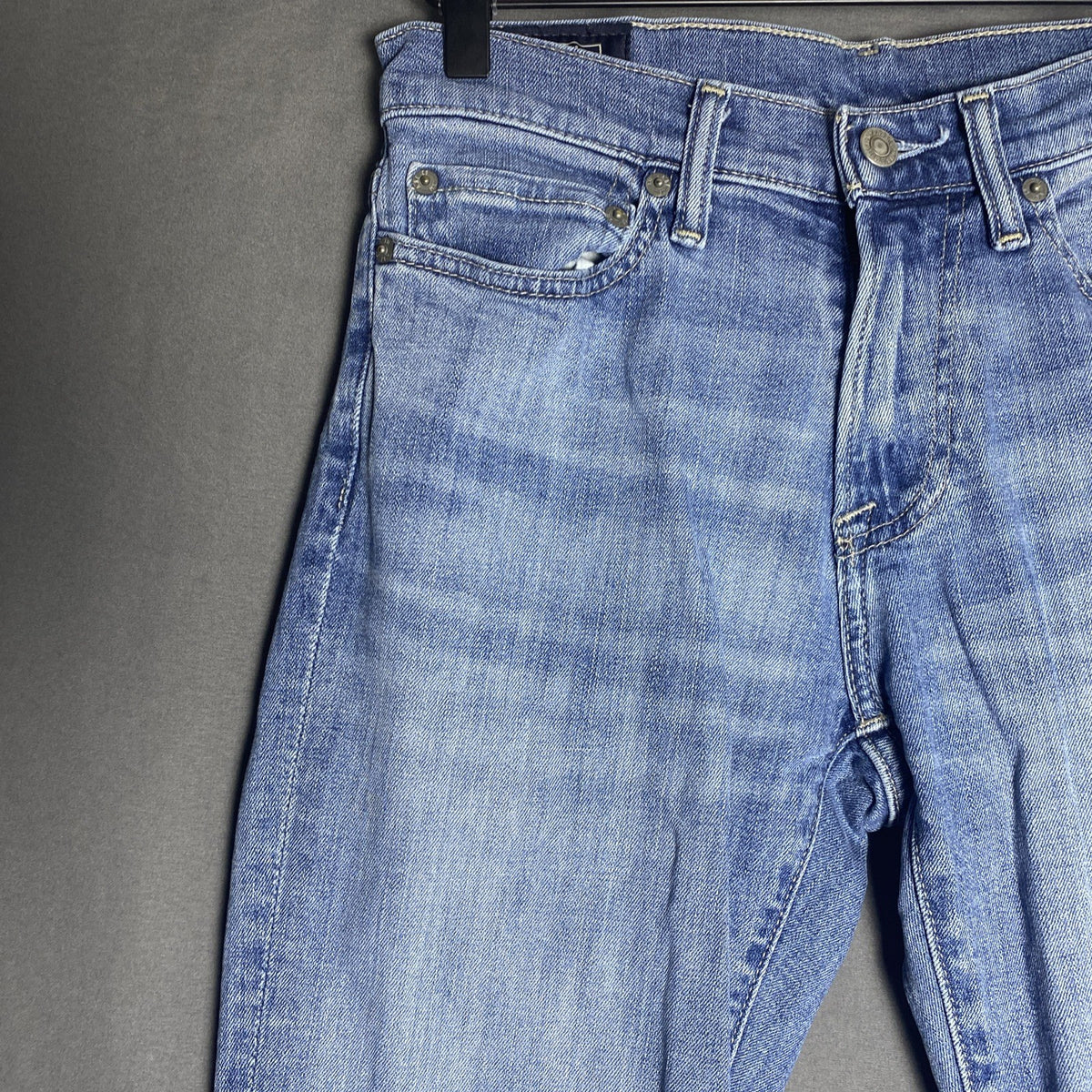 Abercrombie & Fitch Kennan straight leg jeans in light wash blue denim, size 29x28.