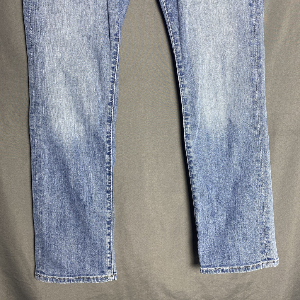 Abercrombie & Fitch Kennan straight leg jeans in light wash blue denim, size 29x28.